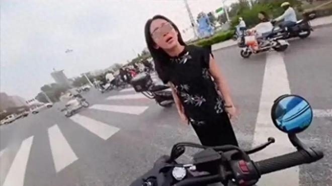 续：女司机气到流产公布完整行车记录仪九游会j9登陆河北女司机与骑手冲突后(图13)